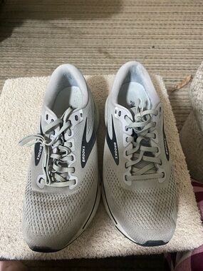 Men’s Athletic Shoes